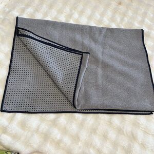 Yogitoes Skidless Non-Slip Grip Yoga Mat Towel 24x64 Grat w Black Details